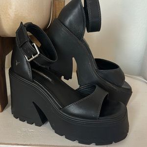 Windsor Smith Flaws Black Leather Sandals Heels